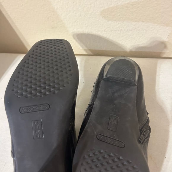 Dark chocolate brown booties - Picture 2 of 2